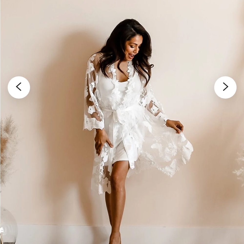 Bridal Lace Robe For Wedding Day - Picture 3 of 5
